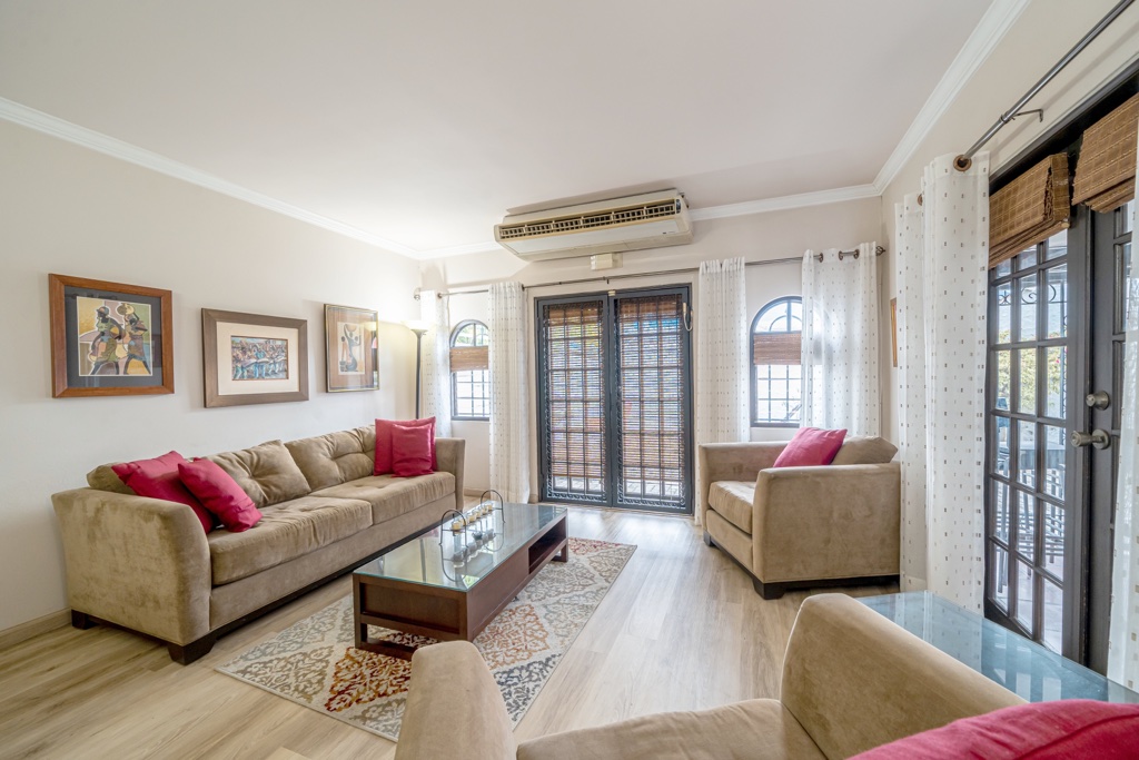 Spanish Court, Westmoorings South East