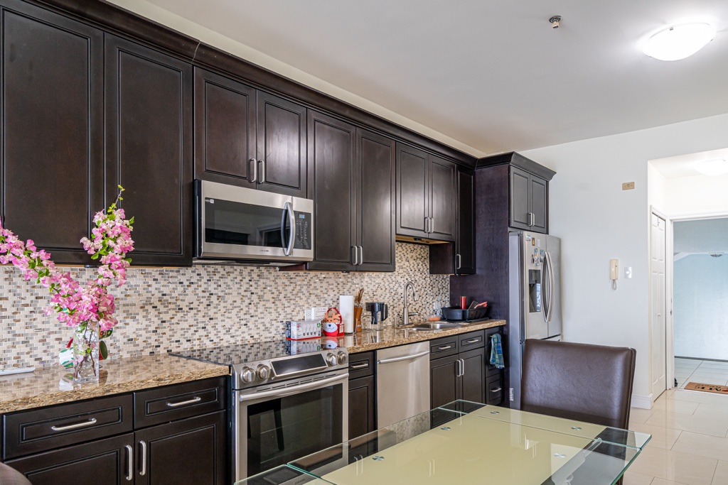 Cara Court, Claxton Bay