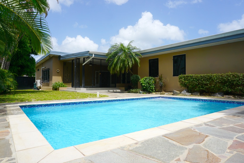 Cedar Avenue, Bayshore