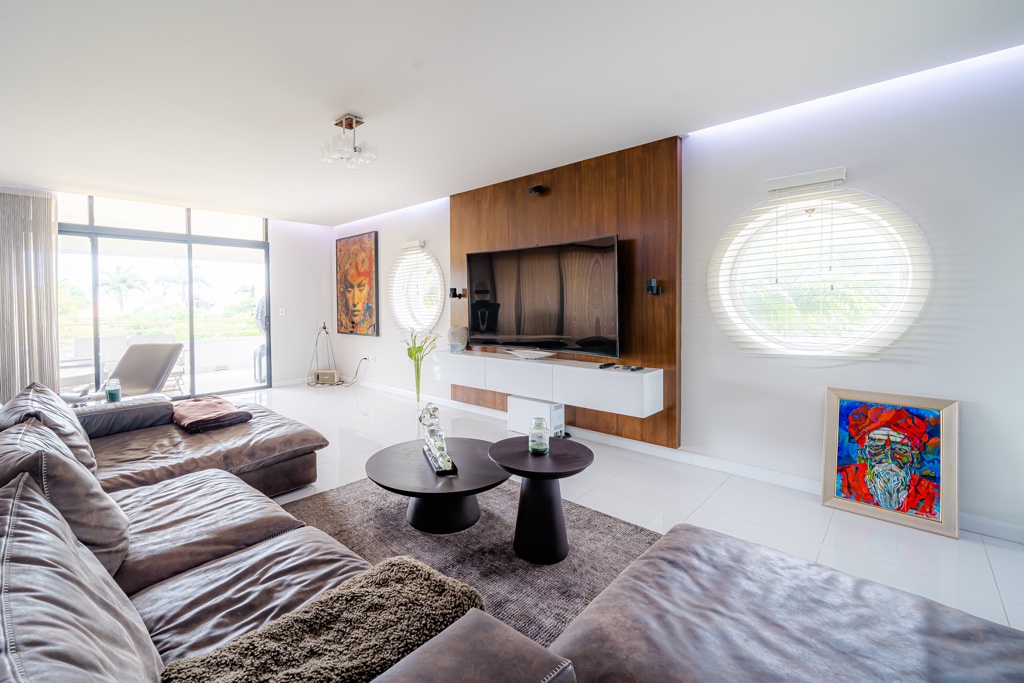 The Towers, Westmoorings South East